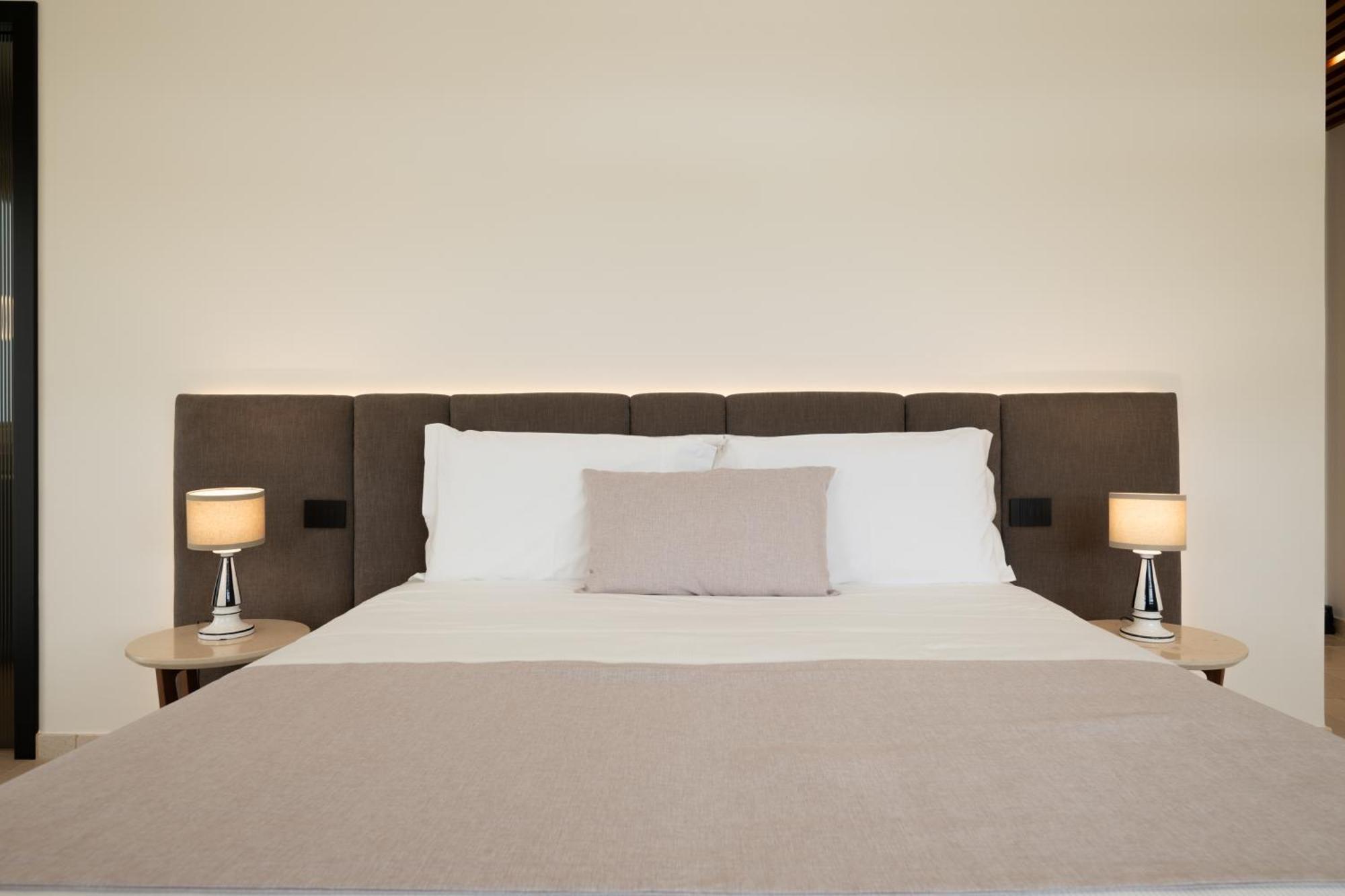 Essenza Relais Contemporaneo Bed & Breakfast Cisternino Exterior photo