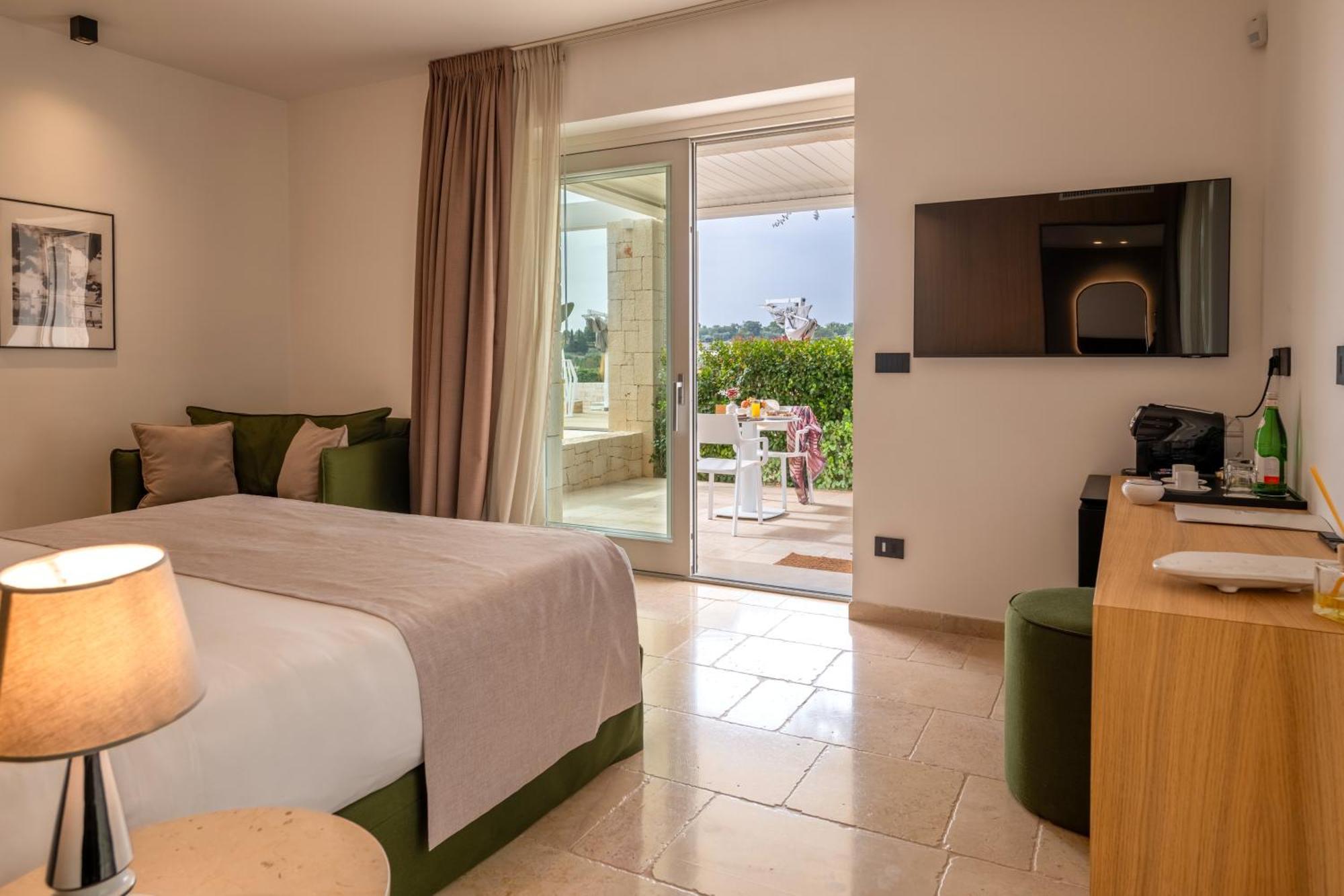 Essenza Relais Contemporaneo Bed & Breakfast Cisternino Exterior photo